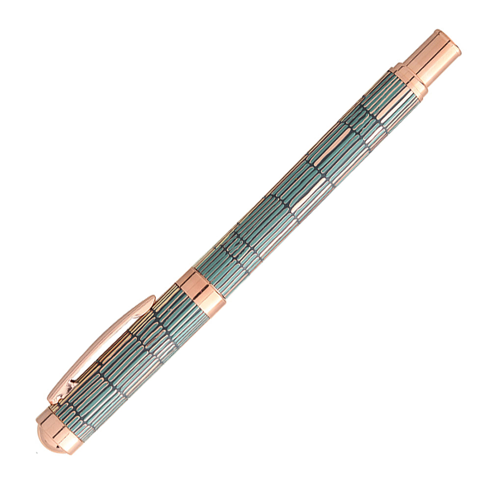 Stylo plume Enzo Varini Palazzo Tiles cuivre reflet bleu, fermé, vue à 45°.