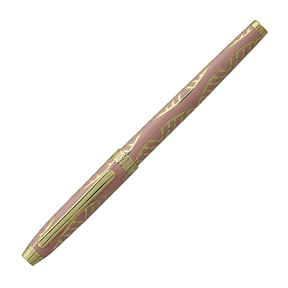 Stylo plume Enzo Varini Taormina XL Gioiello rose poudré/doré, fermé, vue à 45° sur fond blanc.