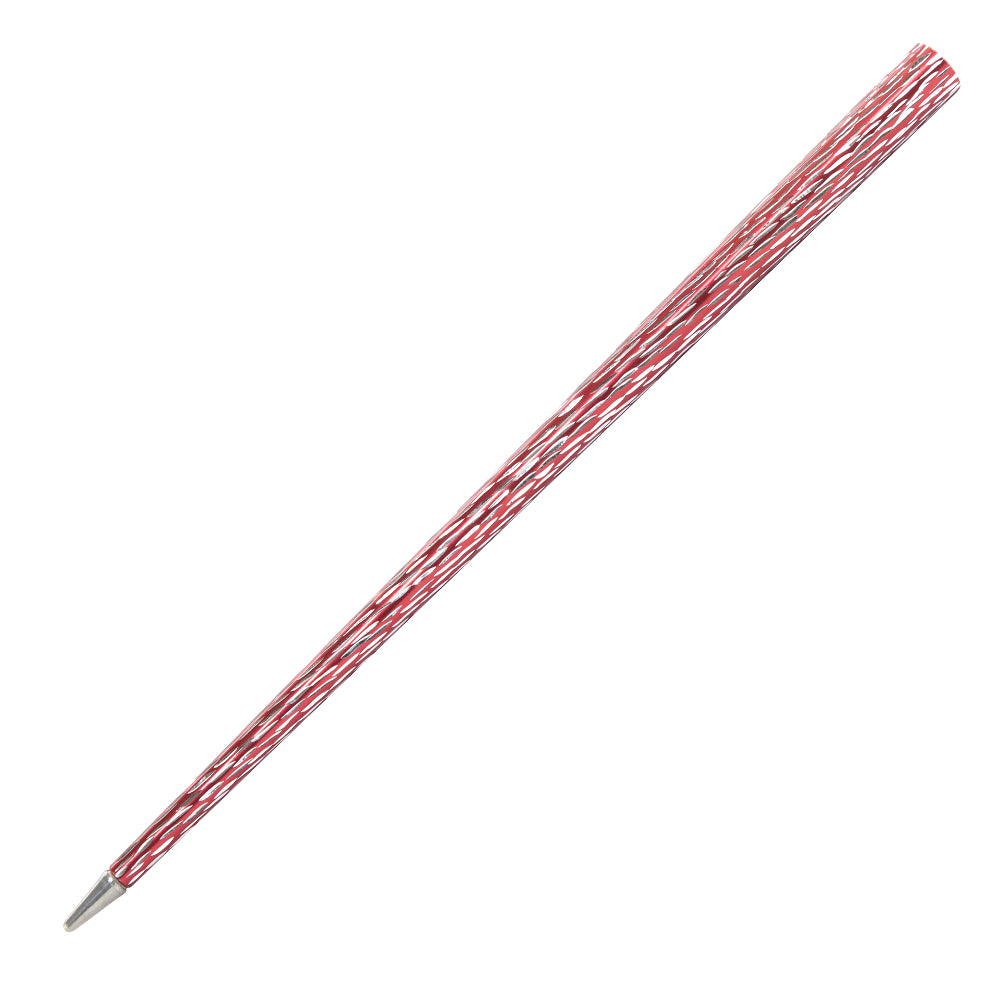Stylo Forever Pretiosa en rouge incliné à 45 degrés sur un fond blanc, mettant en avant sa finition vive en rouge. Ce stylo allie design audacieux et technologie d'écriture sans encre, offrant une expérience d'écriture fluide et durable avec une touche de couleur éclatante.