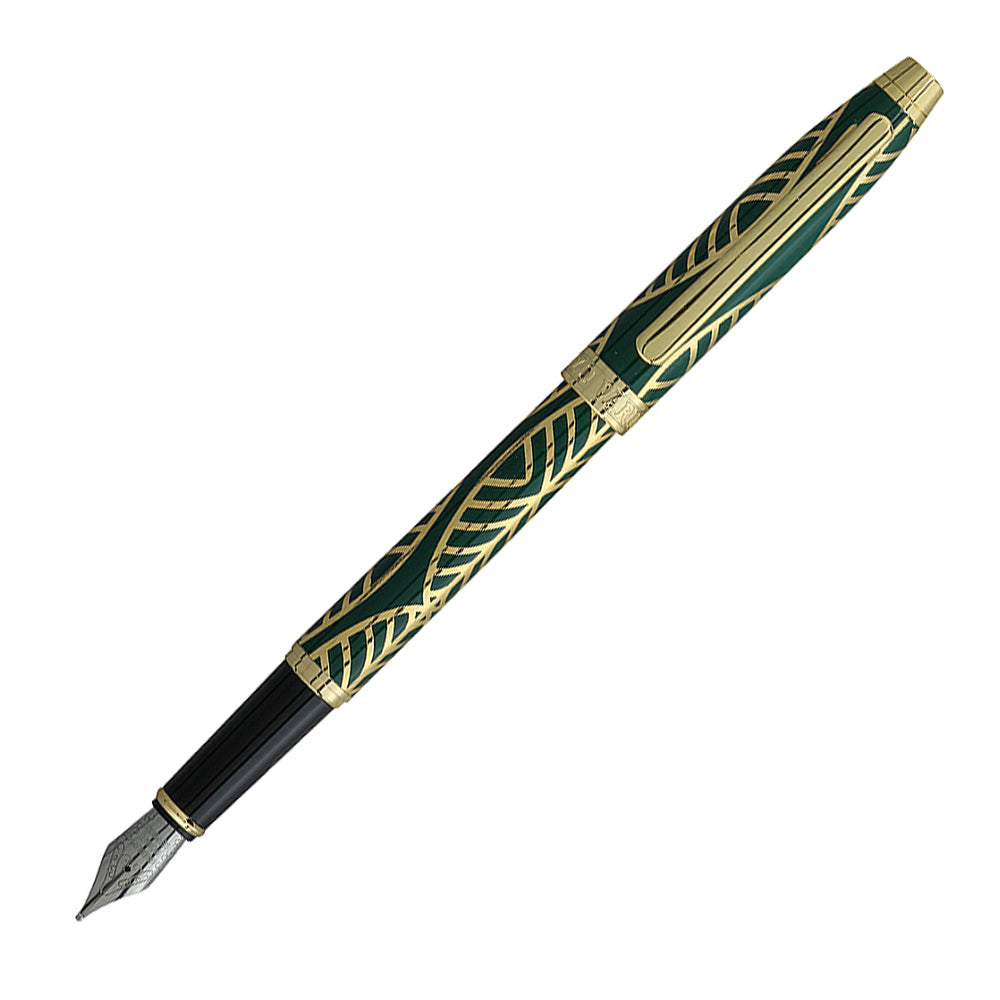 Stylo plume Enzo Varini Taormina XL Gioiello vert sapin/doré, ouvert, bouchon installé à l'arrière, vue à 45° sur fond blanc.