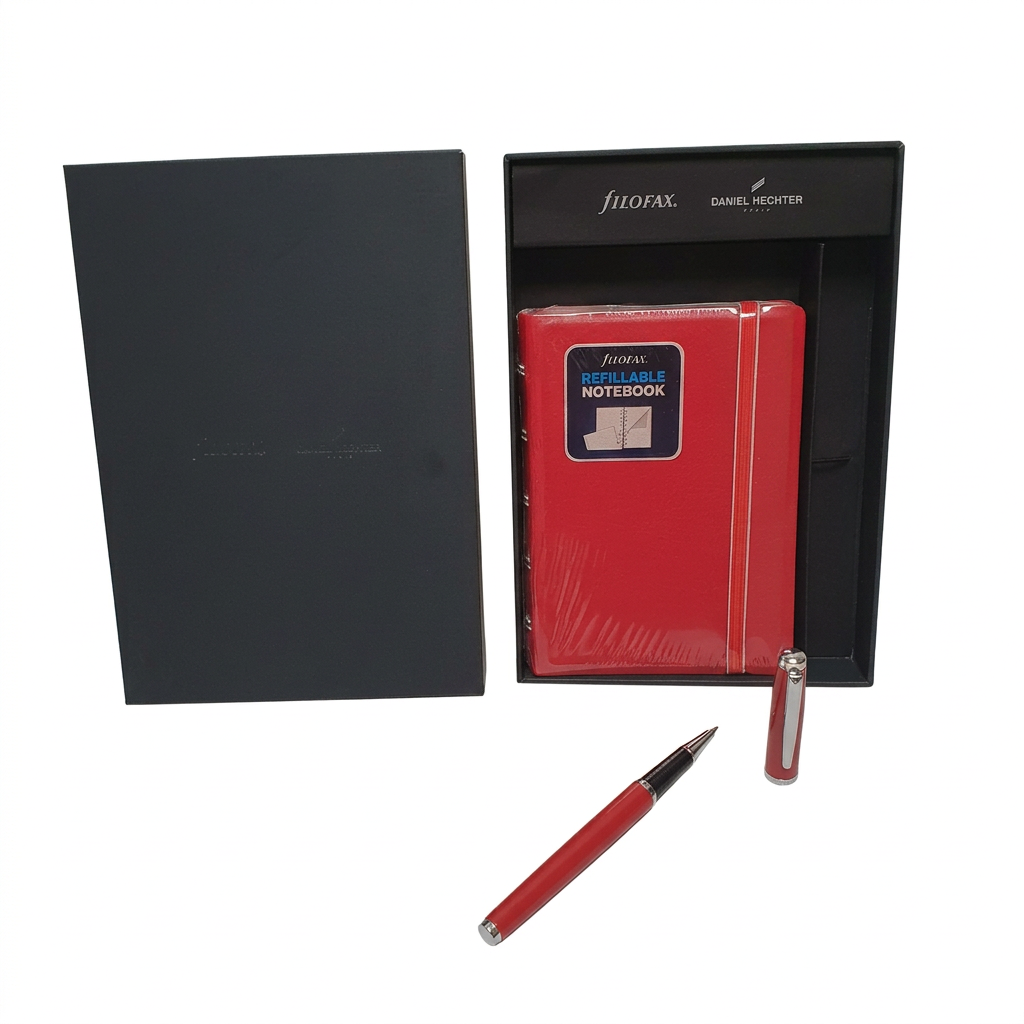 Coffret Filofax A6 et roller Daniel Hechter Challenger rouge FH115004EC avec couvercle et roller ouvert sur fond blanc