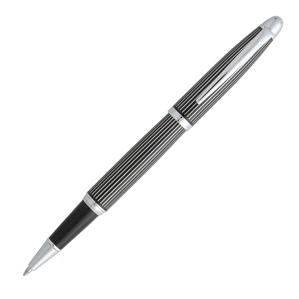 Stylo roller Hechter Paris Alliance noir à lignes chromées serrées SD363131 ouvert sur fond blanc