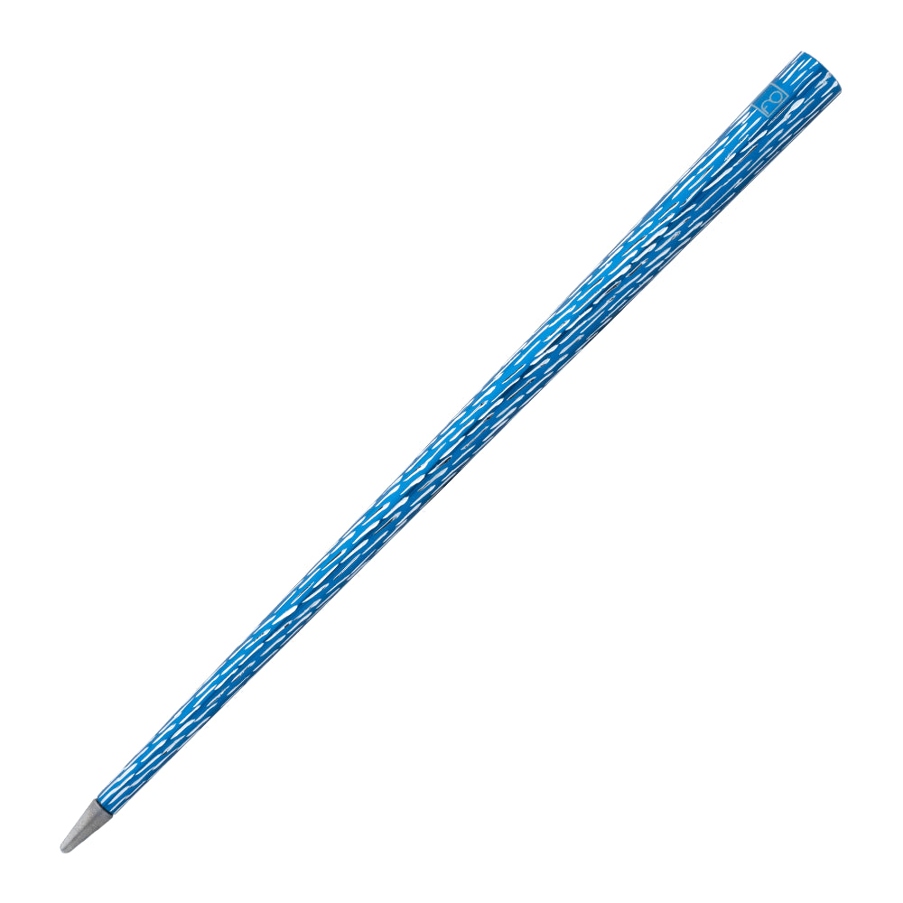 Stylo Forever Pretiosa en bleu électrique incliné à 45 degrés sur un fond blanc, mettant en avant sa finition vibrante en bleu électrique. Ce stylo combine design moderne et fonctionnalité avec une technologie d'écriture sans encre, offrant une écriture fluide et durable.
