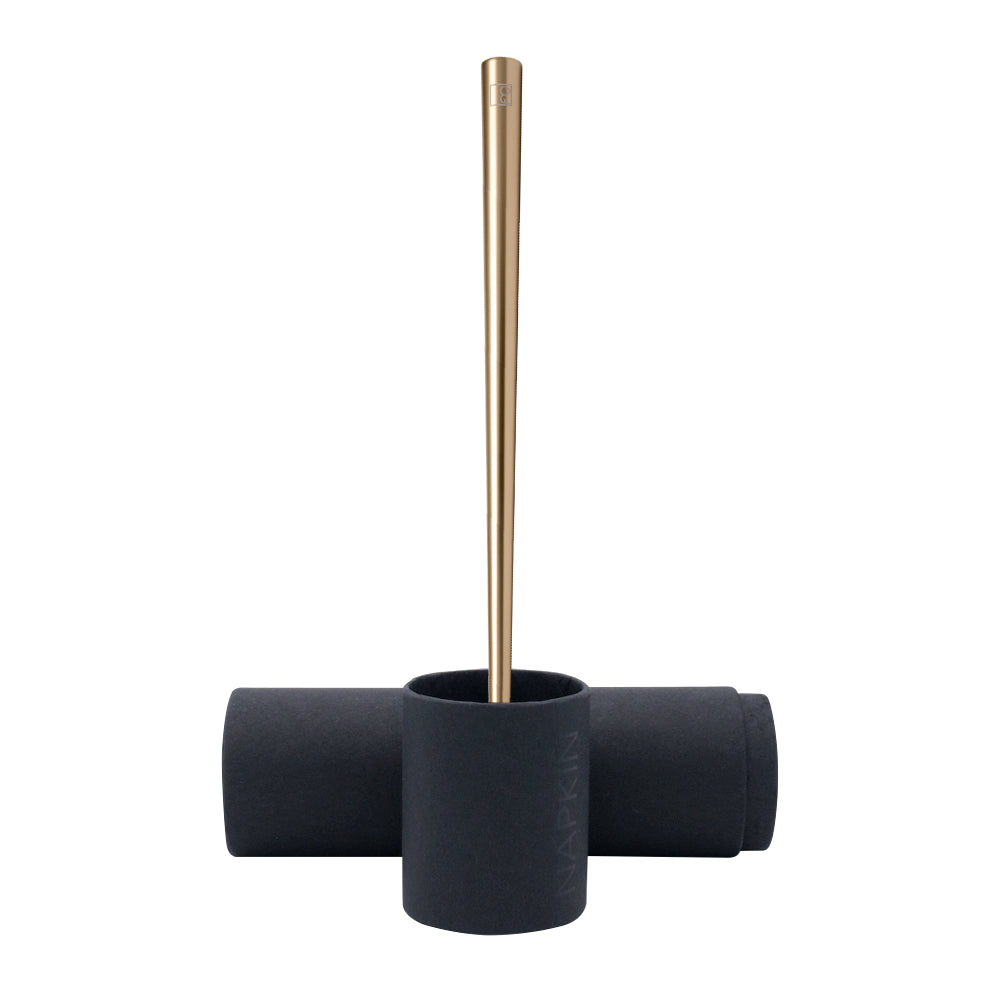 Stylo Forever Prima en or posé sur son écrin cylindrique noir, présenté sur un fond blanc. L'écrin cylindrique protège le stylo tout en mettant en valeur sa couleur dorée élégante et son design luxueux.